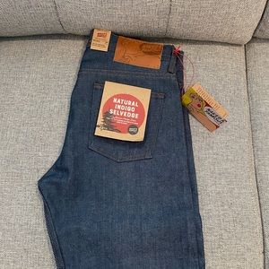 Naked and Famous Natural Indigo Selvedge denim. Weird Guy fit. 33 x 32.5